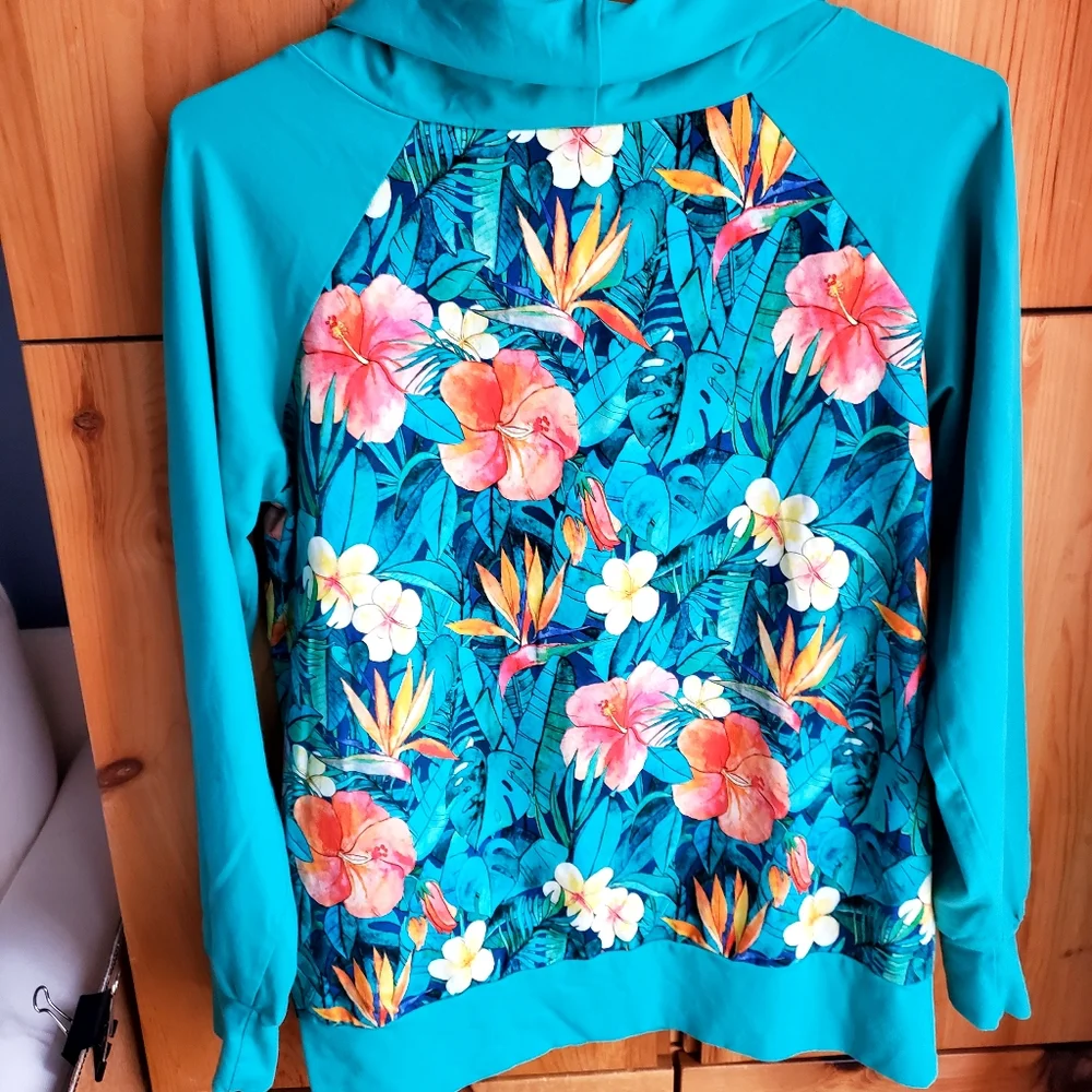 Gro by 20 Women's Teal Green Hawaiian Print Long Sleeve Top Size Large - Picture 3 of 4